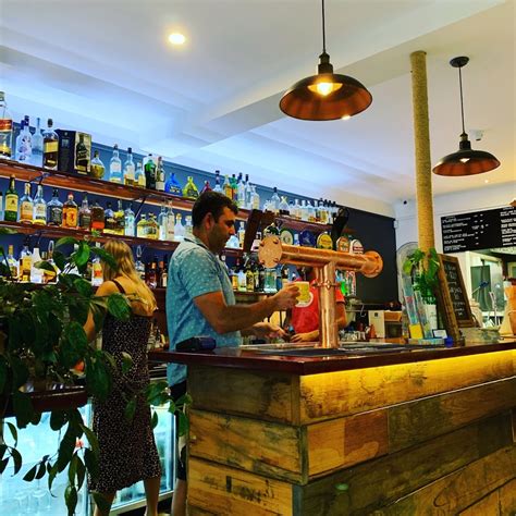 Click to change your kitchen colour below or visit our showroom to view our entire colour range! Trawlers Bar & Kitchen - 26 Tweed St, Brunswick Heads NSW ...