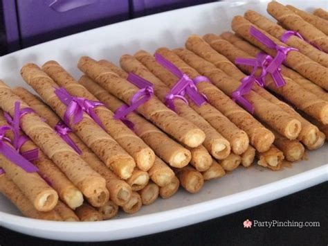 The ideal finger food usually does not create any mess (i.e. Best Graduation Party Food ideas, best grad open house ...