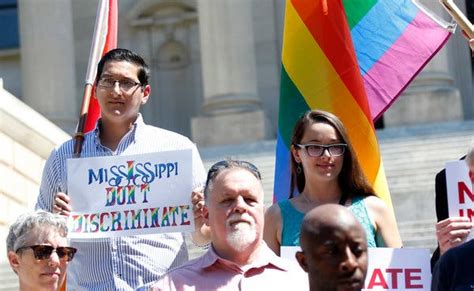 Mississippi Law Protecting Opponents Of Gay Marriage Is Blocked The New York Times