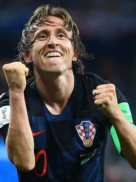 Luka modric is the only player in history to win the wc golden ball, uefa player of the year, fifa best player, and the ballon d'or in the same year!! Biografia di Luka Modrić