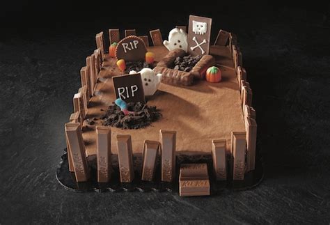 How To Build A Halloween Graveyard Cake Hy Vee