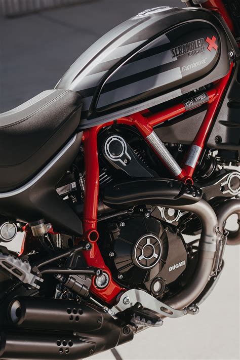 Ducati Scrambler ra bản đặc biệt mừng chiến thắng giải đua Mint 400
