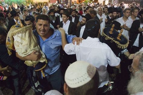 Simchat Torah 2013 Dates Dances Customs Shemini Atzeret Explained
