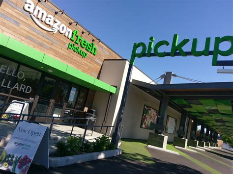 You're in the driver's seat. Ars tests out Amazon's first pick-up grocery store in the ...