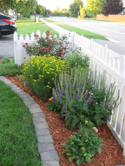 Cool 129 Beautiful Flower Garden For Your Front Yard
