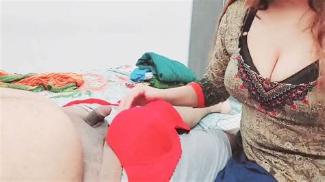 Desi Mum Catches Stepson Wanking On Her Bra Panty Than Helping Him To Spunk With Clear Hindi