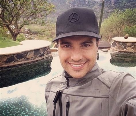 To satisfy his father's wish that he become a businessman, jaime attended universidad anahuac, from which he graduated with a degree in business administration. Conexão Jaime Camil: É filho de Jaime Camil Garza ...