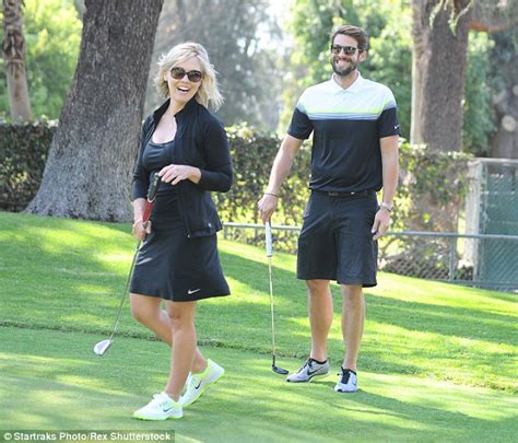 Jennie Garth With Fiance David Abrams During Amorous Game Of Golf