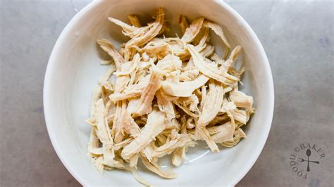 Whether you're using rotisserie chicken, boiled chicken breast or chicken thighs, or make chicken in the slow cooker on instant pot, we've got you covered with our favorite shredded chicken recipes so that you don't get bored! Dry-Tossed Shredded Chicken Hor Fun