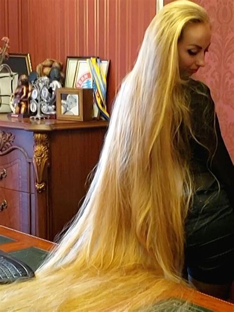 That's why primary school students, especially those with long hair, are more likely to catch lice — they love crowding around smartphones, tablets or books together. VIDEO - Business woman with floor length blonde hair ...