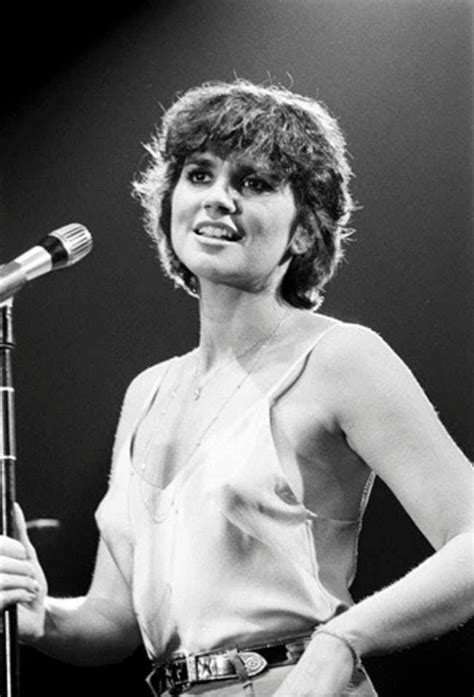 The First Lady Of Rock 25 Sexy Photos Of A Young Linda Ronstadt On The
