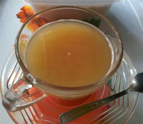 Sebelumnya jamu dijual dalam bentuk racikan berbagai tanaman terutama dedaunan yang kemudian direbus dan diseduh menjadi bentuk minuman seperti halnya teh. DaPuR UmMaHaT: WEDANG JAHE/SERBUK JAHE