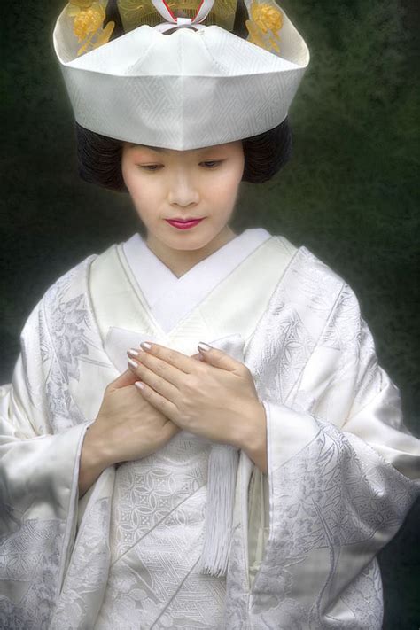 Uchikake kimono japanese wedding gorgeous! Traditional Japanese wedding dress photo - Yves Rubin photos at pbase.com