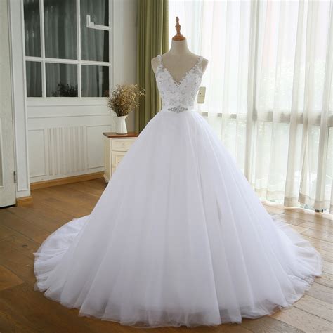 Gorgeous Ball Gown Lace Appliques Beaded Tulle Wedding Gowns 2021