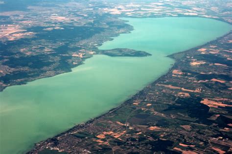 Add to your list the lake balaton, and the world famous hungarian thermal bathes. Urlaub am Balaton und warum Sie unbedingt Ungarn besuchen ...