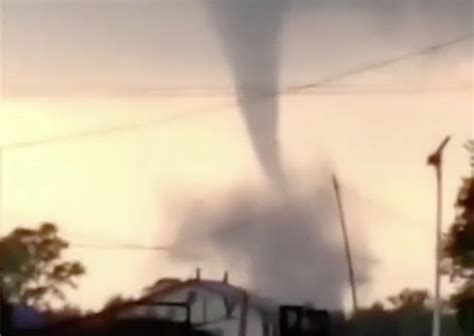 Close Encounter With Deadly Tornado Caught On Camera