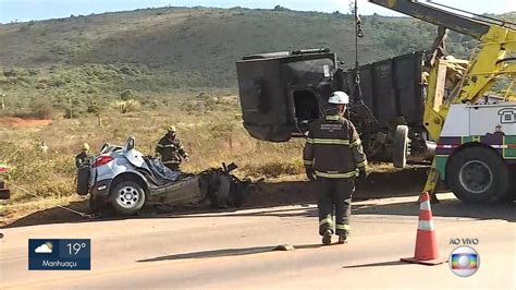 Acidente Entre Carro E Caminhão Deixa Mortos Na Br 040 Em Nova Lima