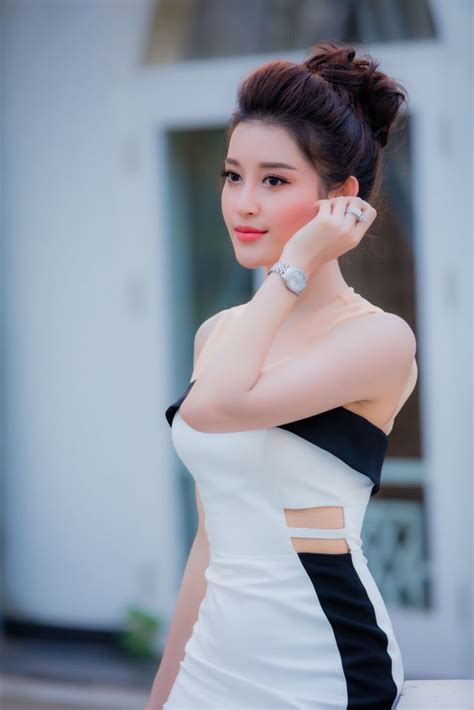 Meet Asian Beauty Latex Maid Ttusps