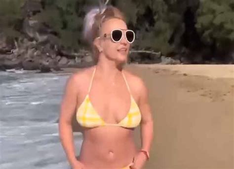 Britney Spears Shows Off Dance Moves In Yellow Bikini Video On Maui Beach Uinterview