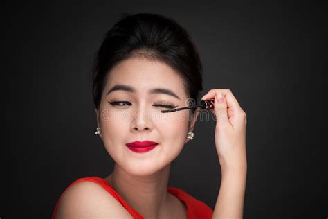 Make Up And Cosmetics Concept Asian Woman Doing Her Makeup Eyelashes