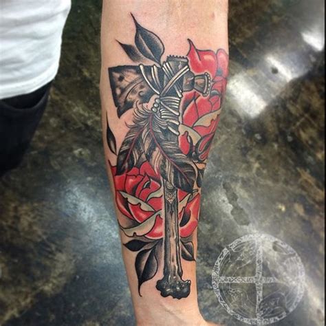 Traditional tattoos are the tattoos that were in trend during the early tattooing days when people used a different ink for tattoos. 120+ Best American Traditional Tattoo Designs & Meanings ...
