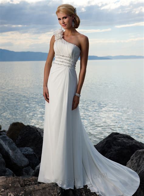 Perfectly crafted beach wedding dresses are designed to make the bride feel comfortable and walk with ease on the beach. 20 Unique Beach Wedding Dresses For A Romantic Beach ...