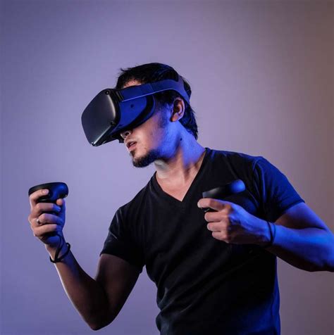 Play as a morty clone as you explore rick's garage, the smith household, and alien worlds. 🥇 Imagen de Hombre usando gafas de realidad virtual ...