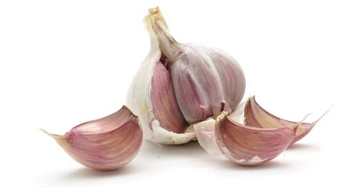 Why Putting Garlic In Your Vagina Is A Really Bad Idea According To An