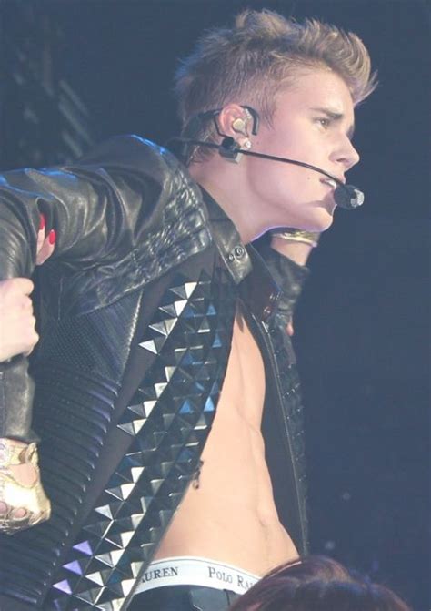 Oh La La Justin Bieber S Sexiest On Stage Outfit 12thblog
