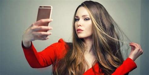 Πως να βγάζετε τέλειες Selfie Όλα τα μυστικά Laimitomos News