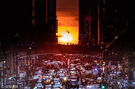 The Manhattanhenge Sunset Comes Once A Year For A Couple Of Days When