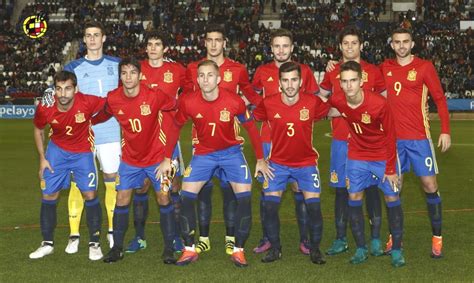 Una selección versátil y contundente arriba. CanteiraCeleste.com: La Selección Española sub-21 consigue ...
