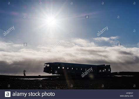 Traveler Silhouette Hi Res Stock Photography And Images Alamy