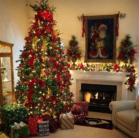 20 Christmas Tree Traditional Decorating Ideas