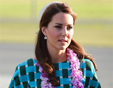 Irish Paper Runs Topless Photos Of Kate Middleton As Prince William