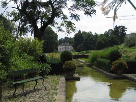 Merian garten was a refreshing change to just do nothing but connect with nature, seeing the greenery all around where the autumn hues were slowly coming through everywhere before the winter sets into basel. Oele Garten: Merian Gärten