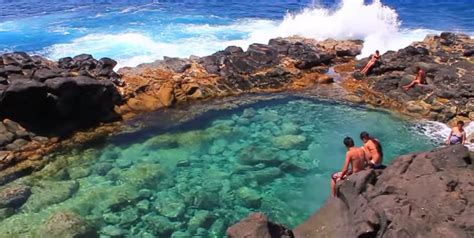 Queens Bath Swimming Hole On Kauai Is Beautiful But Dangerous