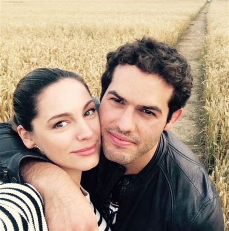 Kelly Brook Looks Youthful In Throwback Snap Of One Of Her Early
