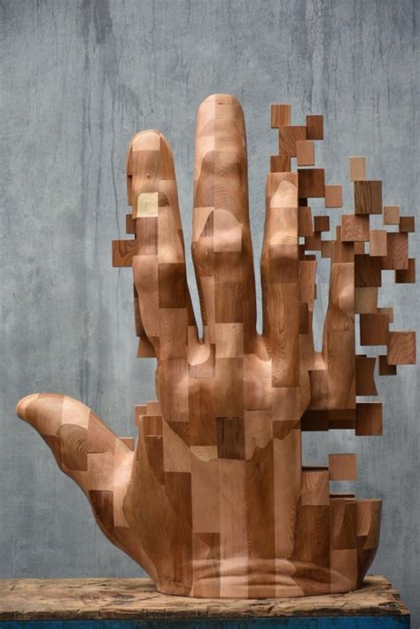 Dynamic Wood Sculptures Carved To Look Like Pixelated Glitches En 2020
