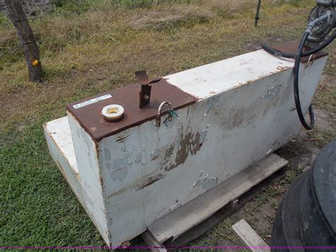 125 Gallon L Shaped Fuel Tank In Beloit Ks Item Bt9245 Sold Purple