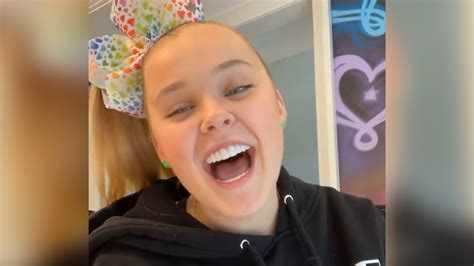 Jojo Siwa Thanks Fans For Support After Coming Out As Part Of Lgbtq Community Im So Happy