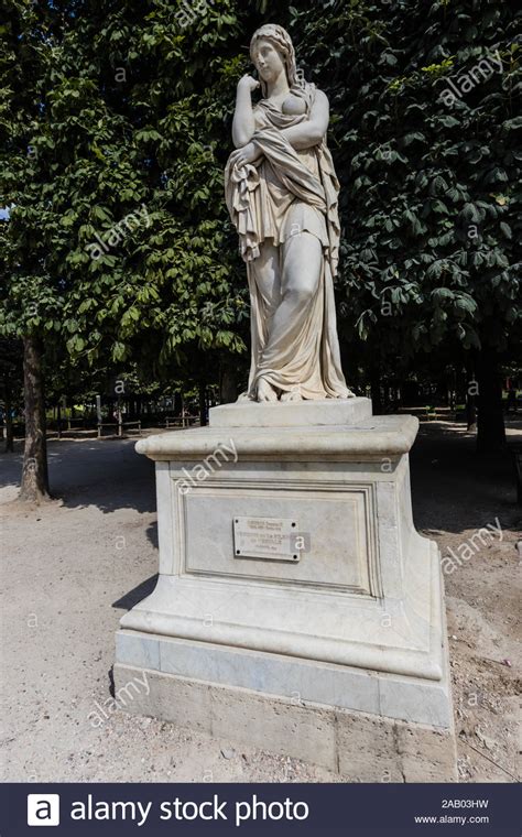 Paris Jardin Des Tuileries Banque Dimage Et Photos Alamy