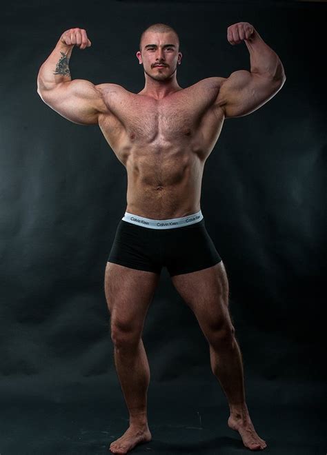 Muscle Lover Swedish Male Model And Bodybuilder Pete Lind