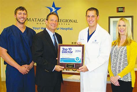 Bay City Orthopedic Surgeon Receives Prestigious Award Gallery