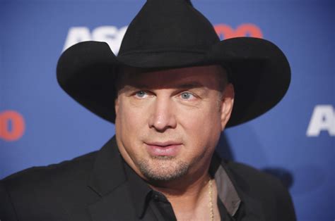 But he still bested younger stars like jason. Garth Brooks self-promotes by declaring that self ...