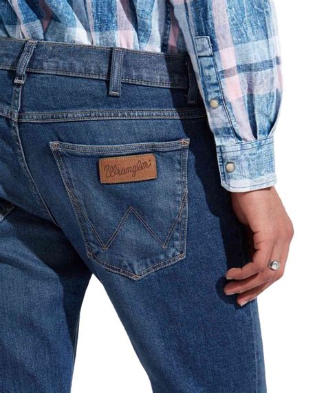 Wrangler Larston Slim Tapered Jeans In Indigo Wit