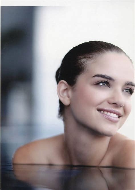Ne manquez pas cet événement exclusif chez vania spose. Picture of Vania Bileva