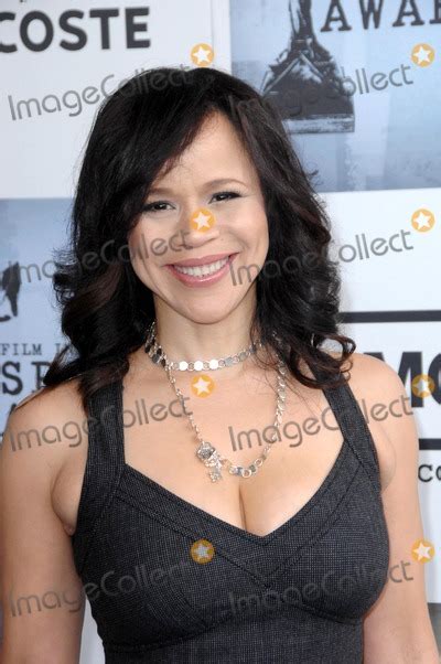 photos and pictures rosie perez at the 2009 film independent s spirit awards santa monica