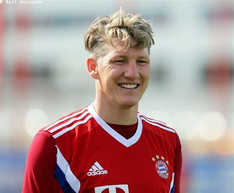 Welcome to the official facebook page of bastian schweinsteiger! Bastian Schweinsteiger - Bayern München March 2015 09 ...