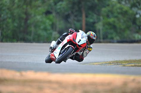 Pelakon raja atiq atau atiq azman terbabit kemalangan jalan raya apabila motosikal berkuasa tinggi miliknya hilang kawalan di. HAFIZ NOR AZMAN SHINES AT ASIA DREAM CUP SELECTION - Asia ...